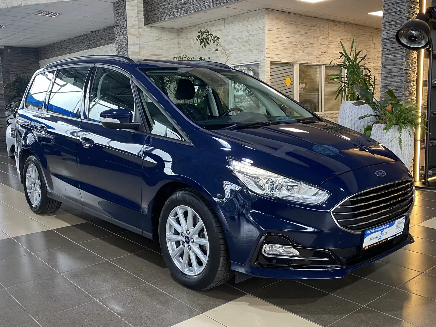 Ford Galaxy Trend 7-Sitzer AHK Navi R.Cam PDC Blau - 1