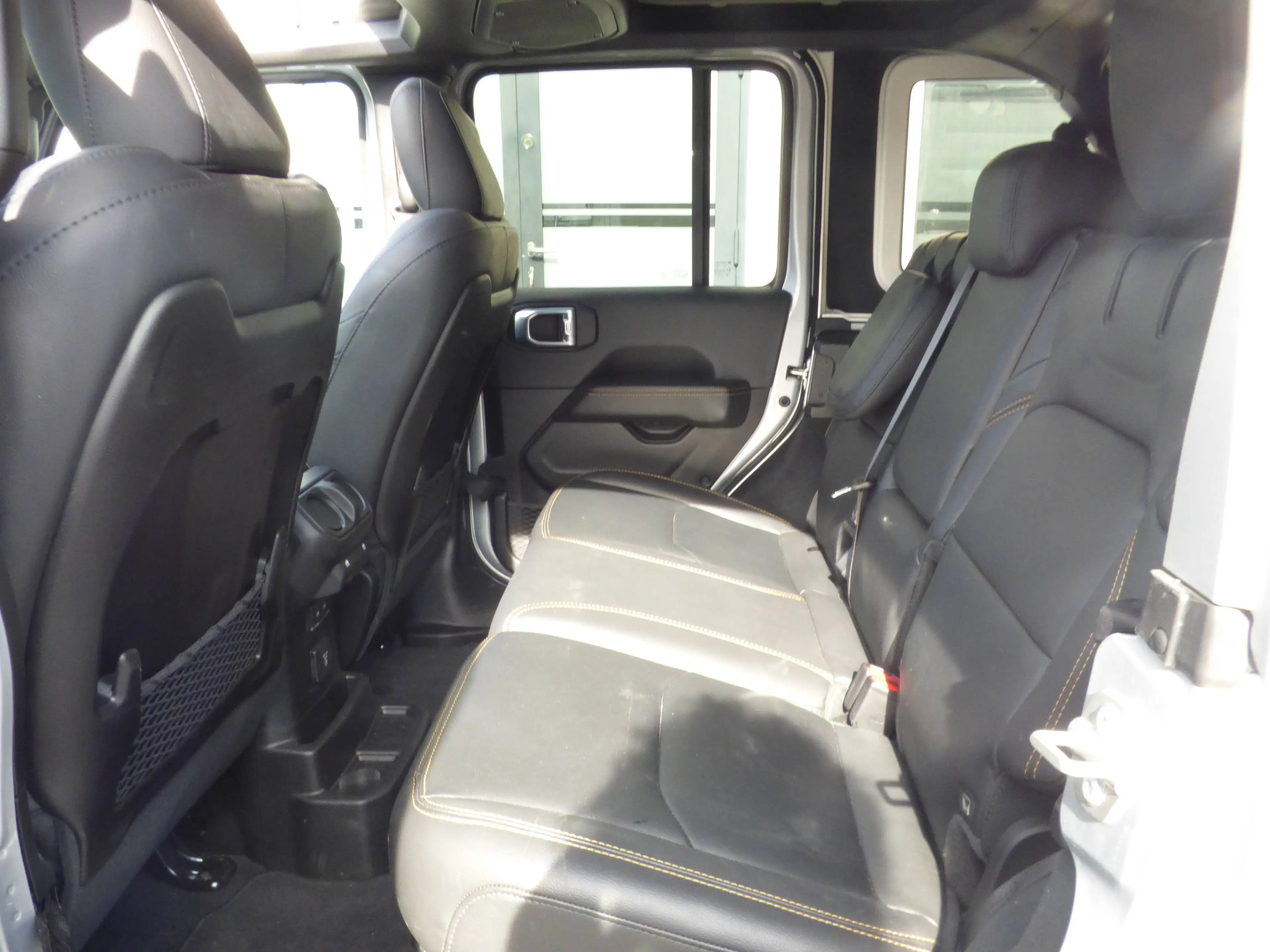 Jeep Wrangler Wrangler PHEV 2.0 Turbo 4xe Sahara **17833km** — photo 9