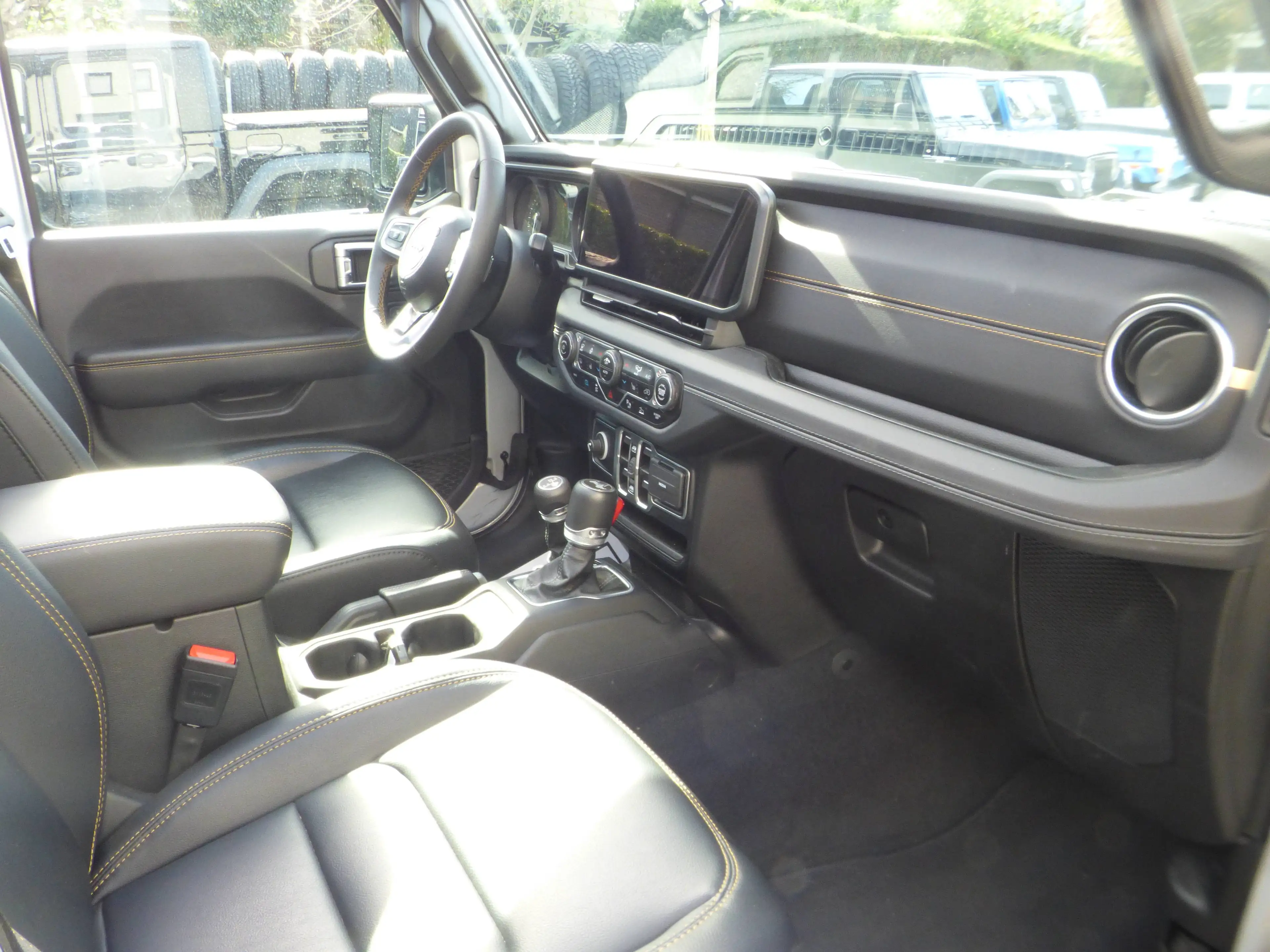 Jeep Wrangler Wrangler PHEV 2.0 Turbo 4xe Sahara **17833km** — photo 6