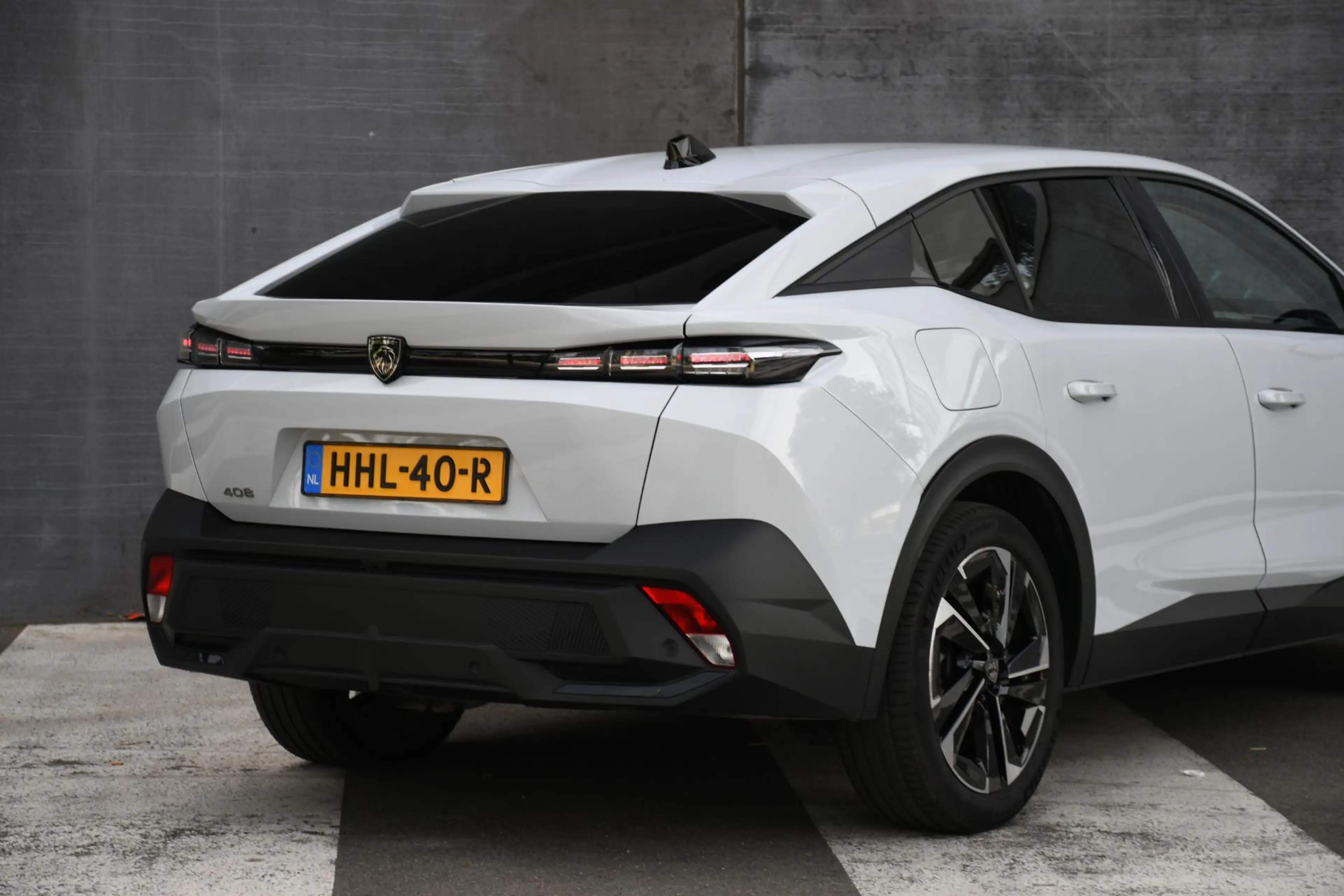 Peugeot 408 Allure 1.2 Hybrid 145pk Automaat ADAPT. CC | 19''L — photo 6