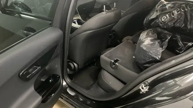 Mercedes-Benz C-Class view 14