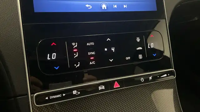 Mercedes-Benz C-Class view 11