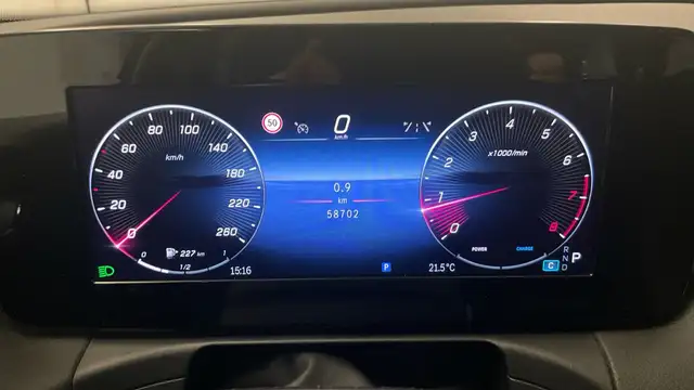 Mercedes-Benz C-Class view 9