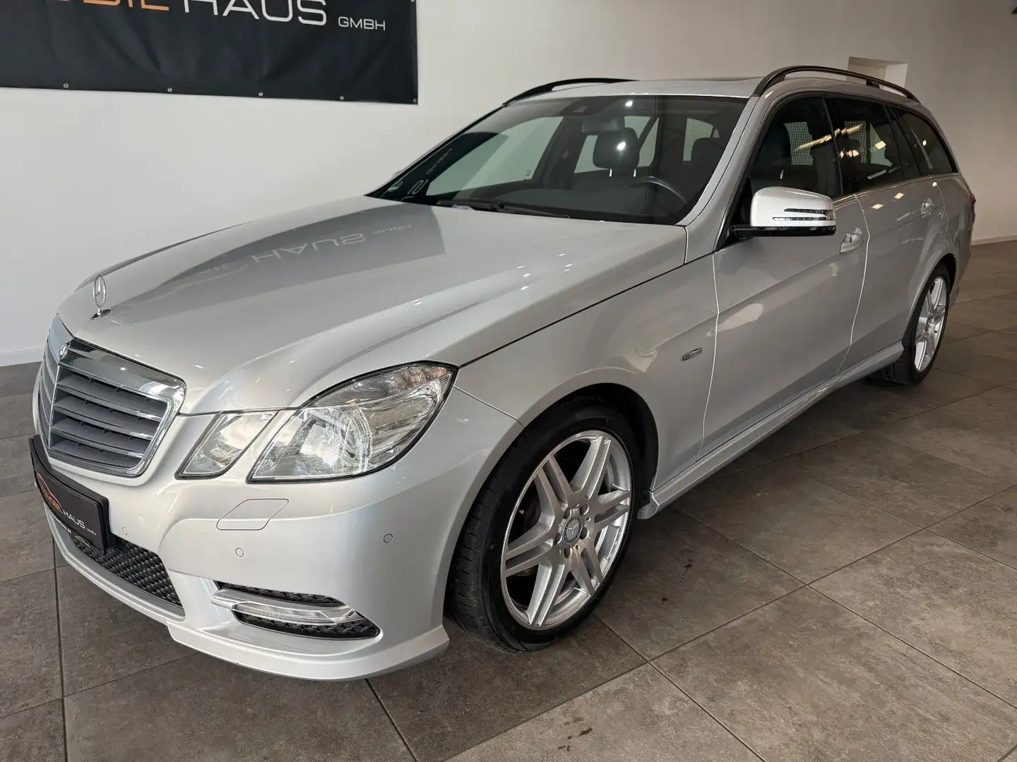 Mercedes-Benz E 250 E250 CDI T-Modell AMG-Line *AHK*LEDER*PANO*SPUR* Silber - 1