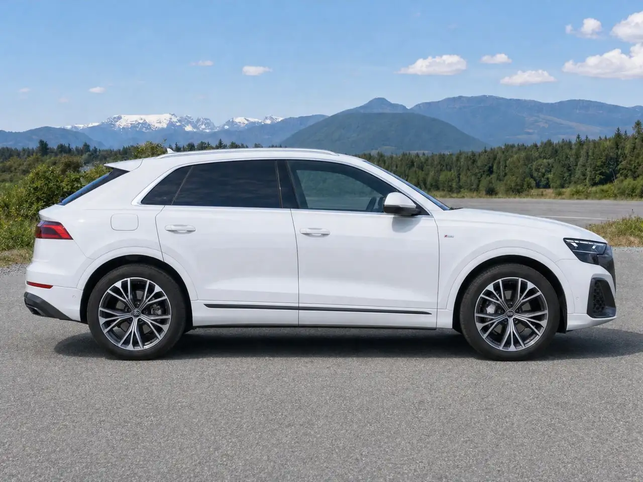 Audi Q8 photo Audi Q8