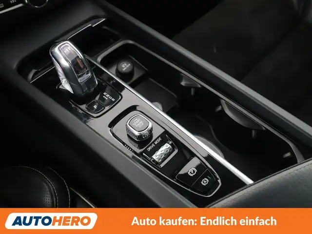 Volvo XC60 view 30