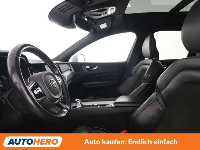 Volvo XC60 view 11