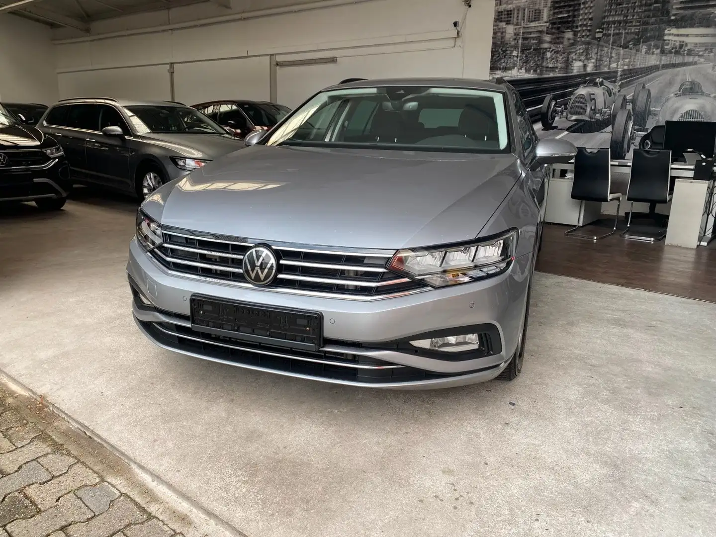 Volkswagen Passat Variant Business/AHK/Navi/ACC/Automatik Grau - 1