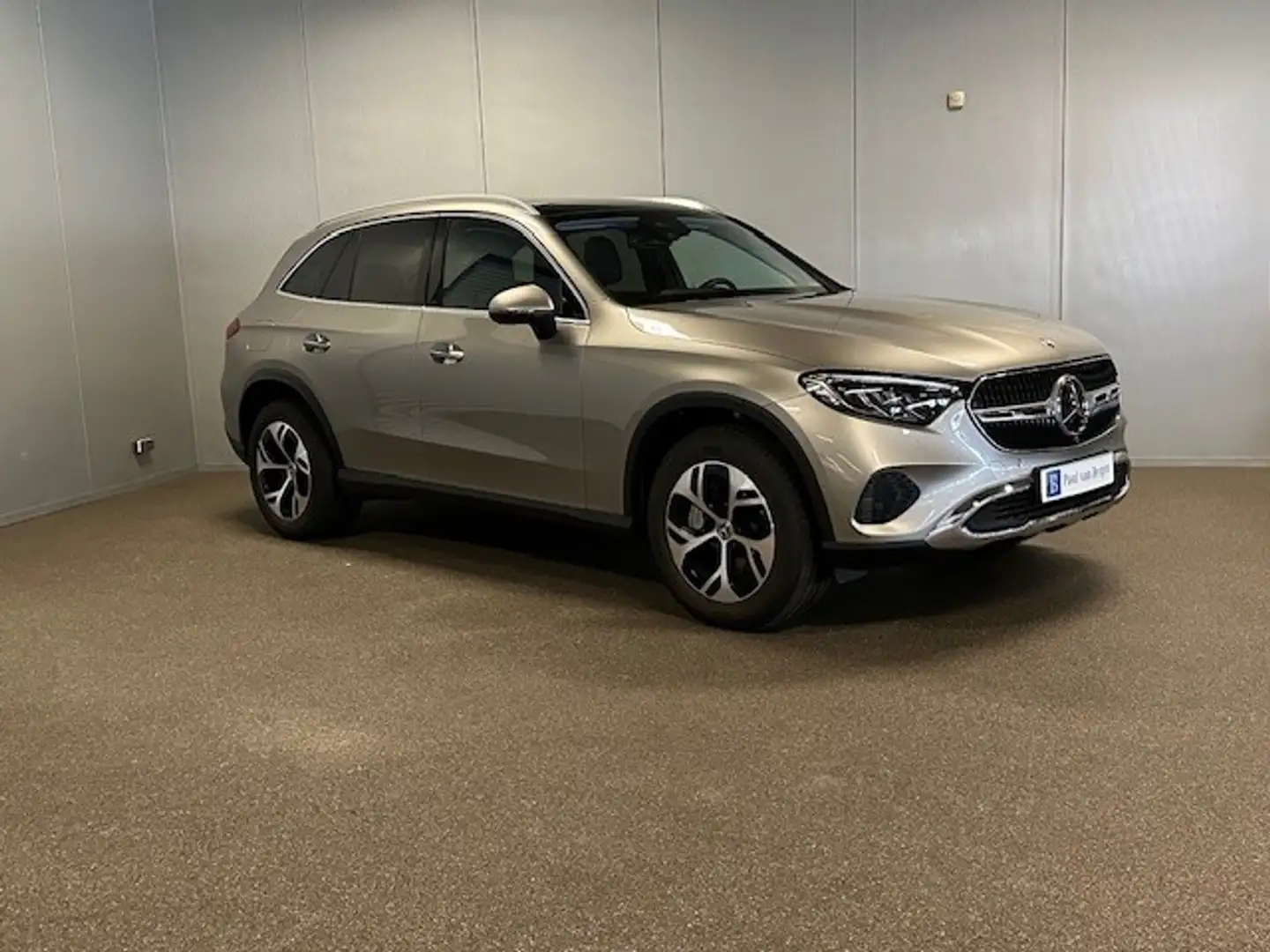 Mercedes-Benz GLC 300 300e 4 Matic Avantgarde Advanced-PANORAMA-TREKHAAK Beige - 1