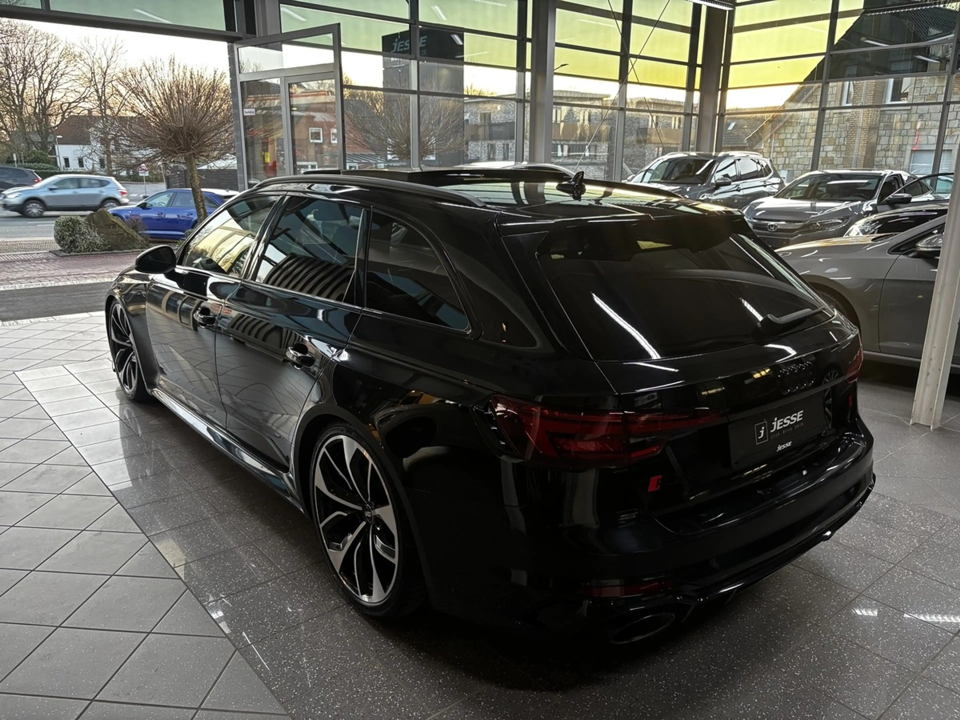Audi RS4 2.9 TFSI LED ACC Pano B&O RS-Sitze AGA 280km/h — photo 7