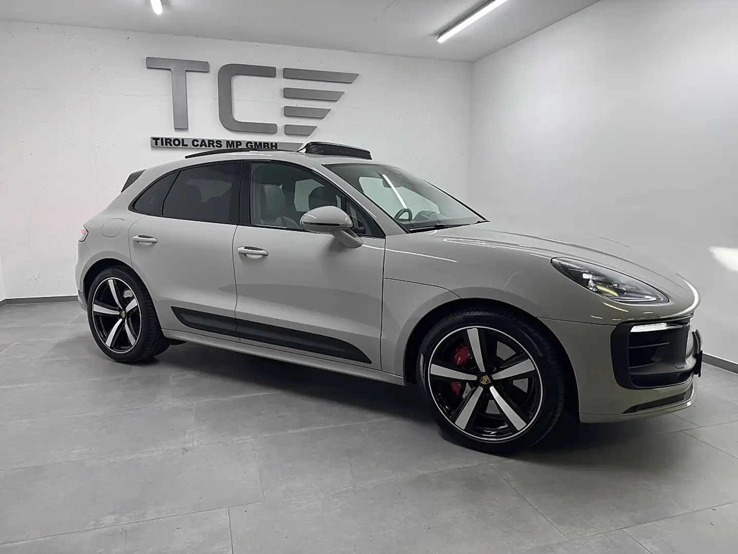 Porsche Macan GTS, Pano, ACC, Luft, 21", Approved,.. Grau - 2