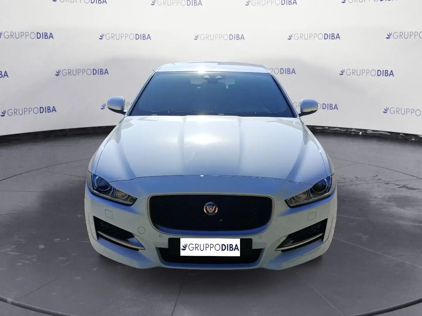 Jaguar XE Diesel 2.0d i4 R-Sport awd 180cv auto my18 Weiß - 2