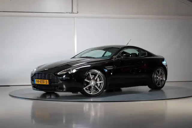 Aston Martin Vantage V8 4.3 V8