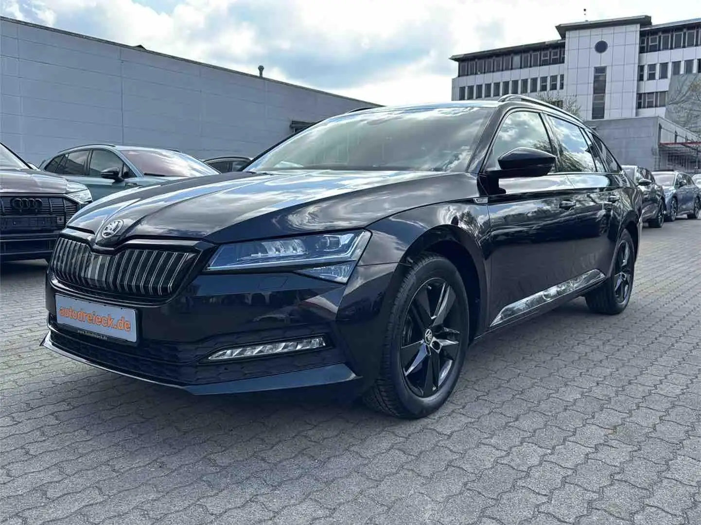 Skoda Superb Combi Sportline iV ACC STHZ KAMERA MATRIX Schwarz - 1