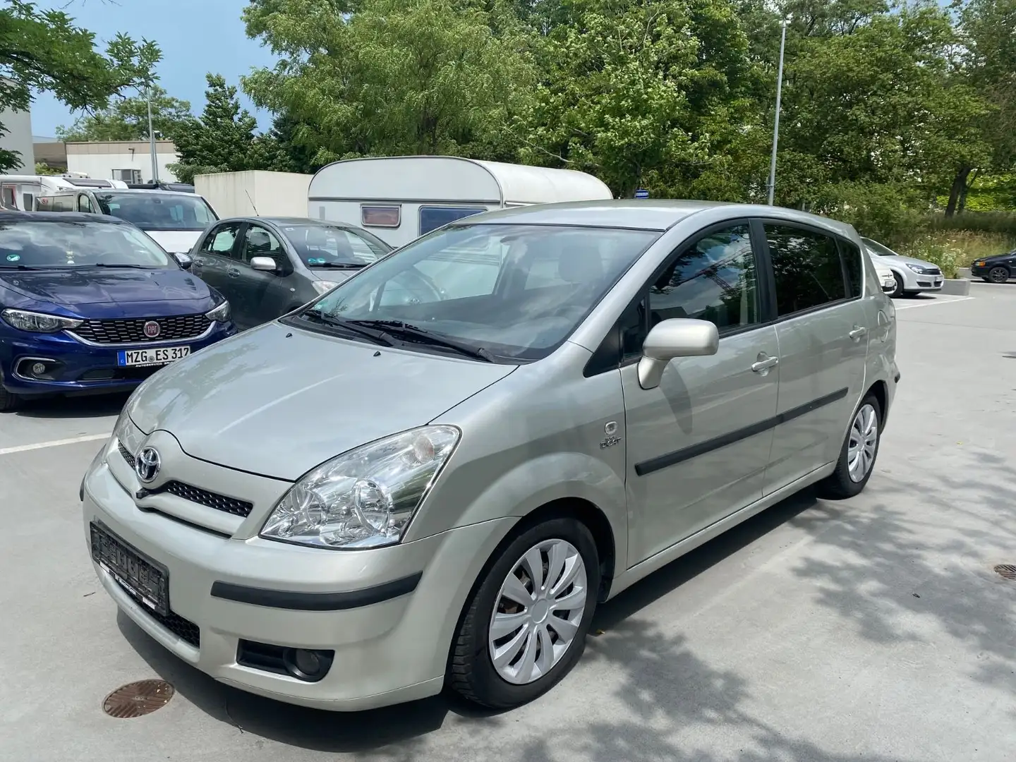 Toyota Corolla Verso 2.2-l-D Klima 7 Sitze 01708044052 Gris - 2