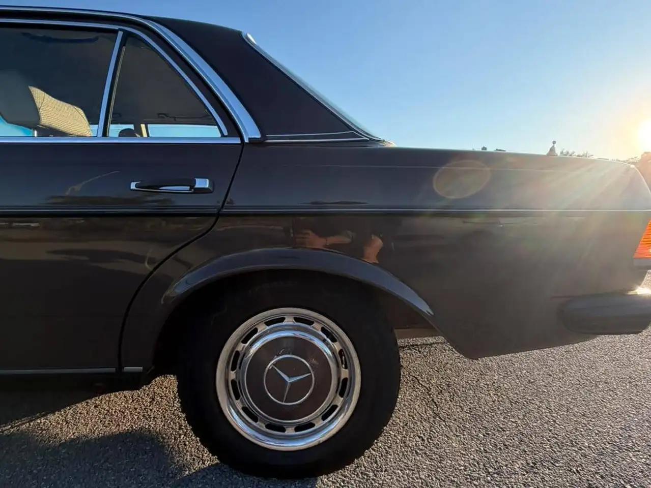 Mercedes-Benz 200 oldtimer, foto 6