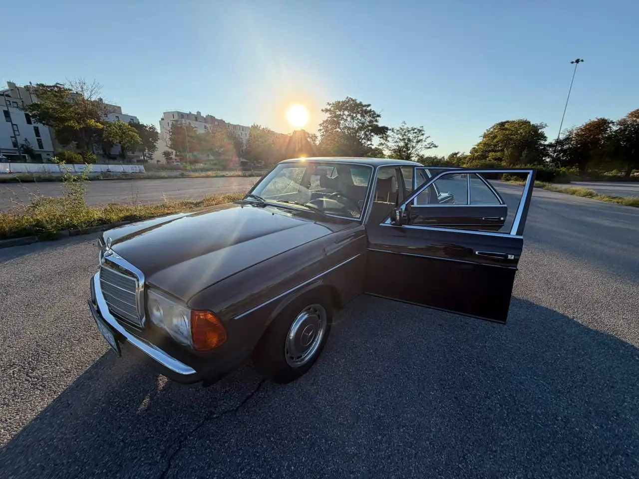 Mercedes-Benz 200 oldtimer, foto 12