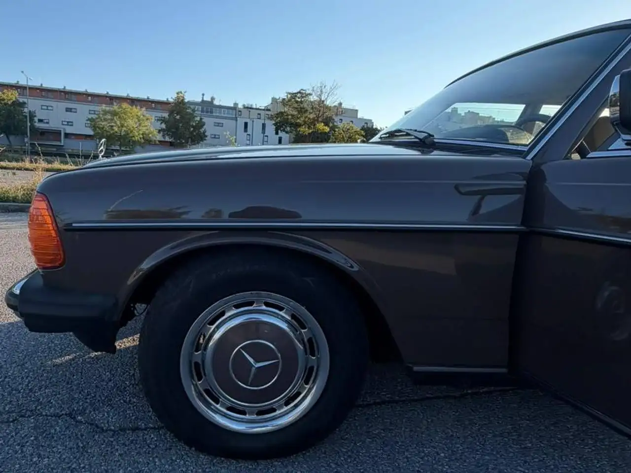 Mercedes-Benz 200 oldtimer, foto 10