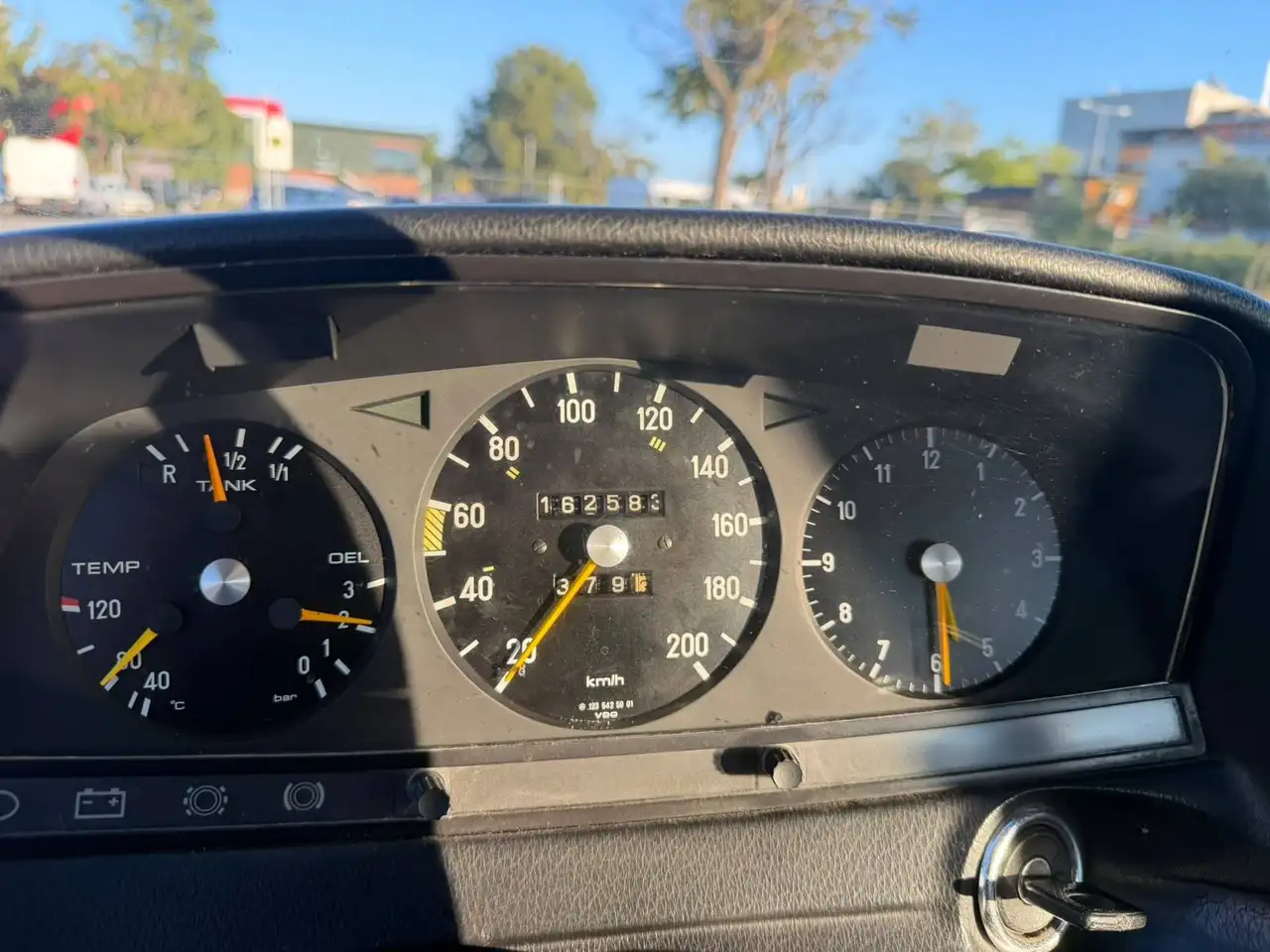 Mercedes-Benz 200 oldtimer, foto 4