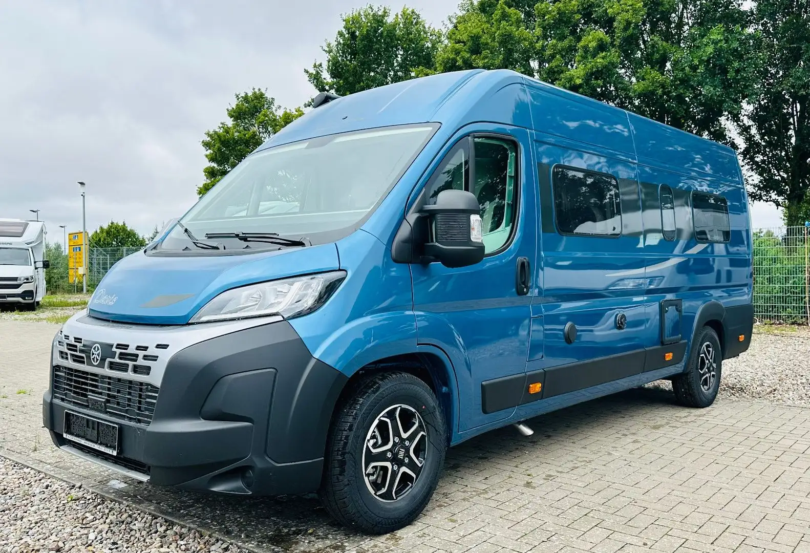 Karmann Davis 620 Lifestyle Sturmblau CMT 2025 UVP:75110 Blau - 1