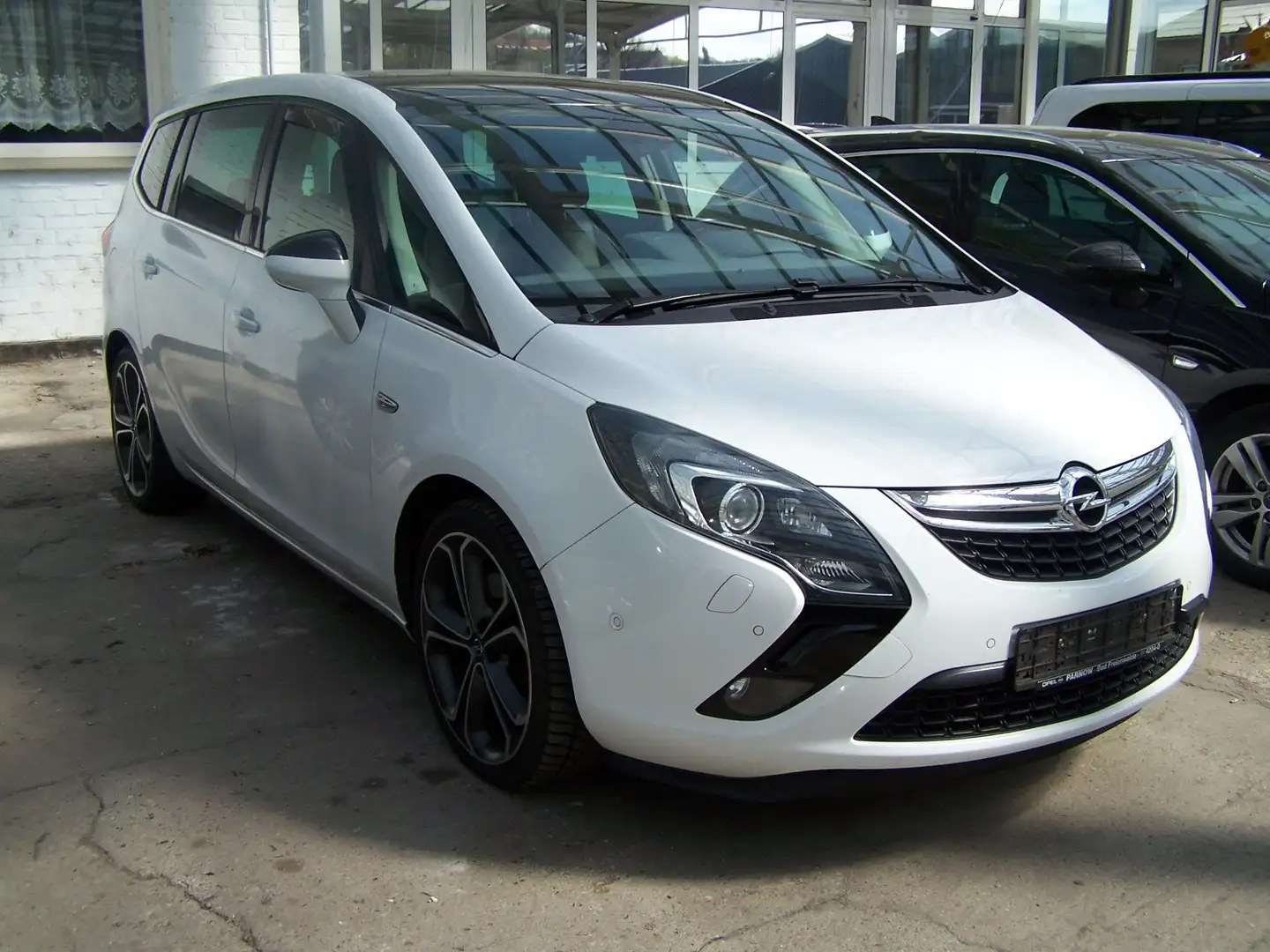 Opel Zafira Tourer Sport Blanc - 1