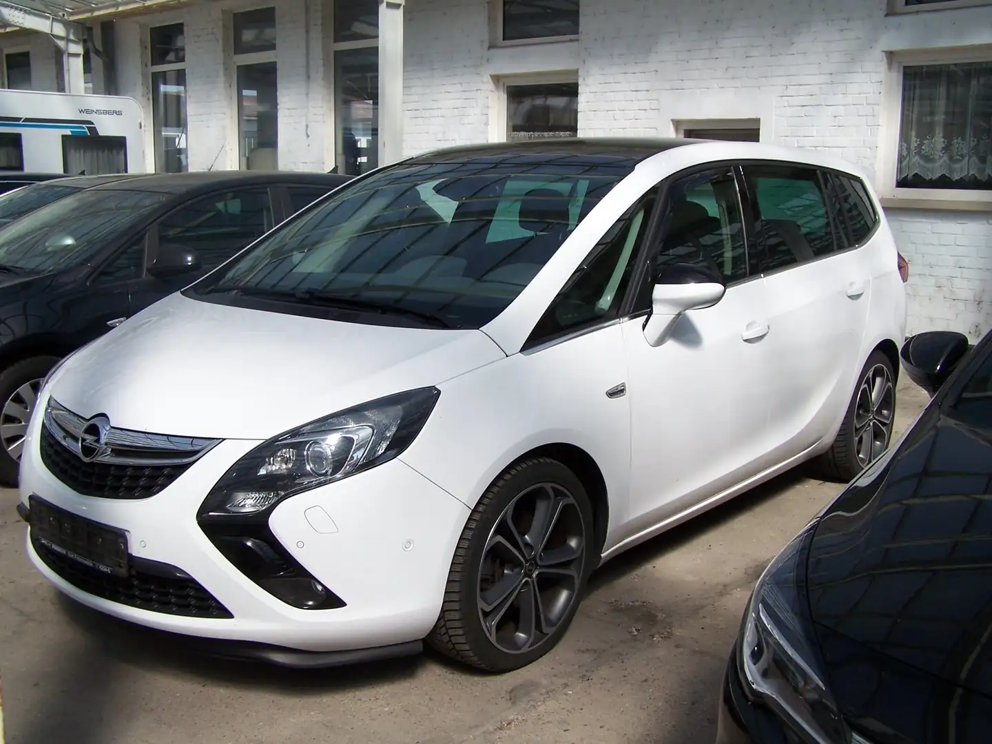 Opel Zafira Tourer Sport Blanc - 2