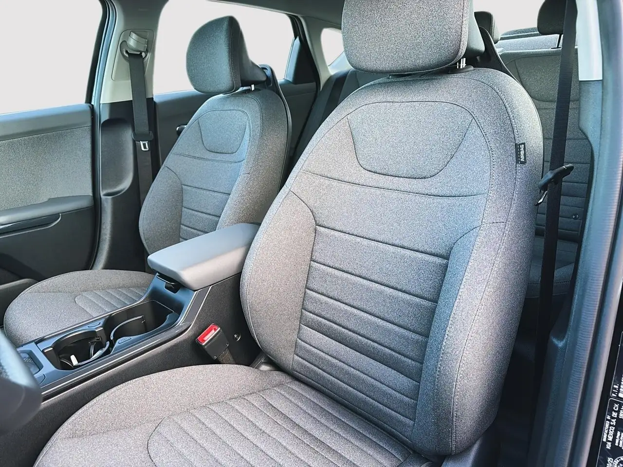 Kia K4 снимка Kia K4