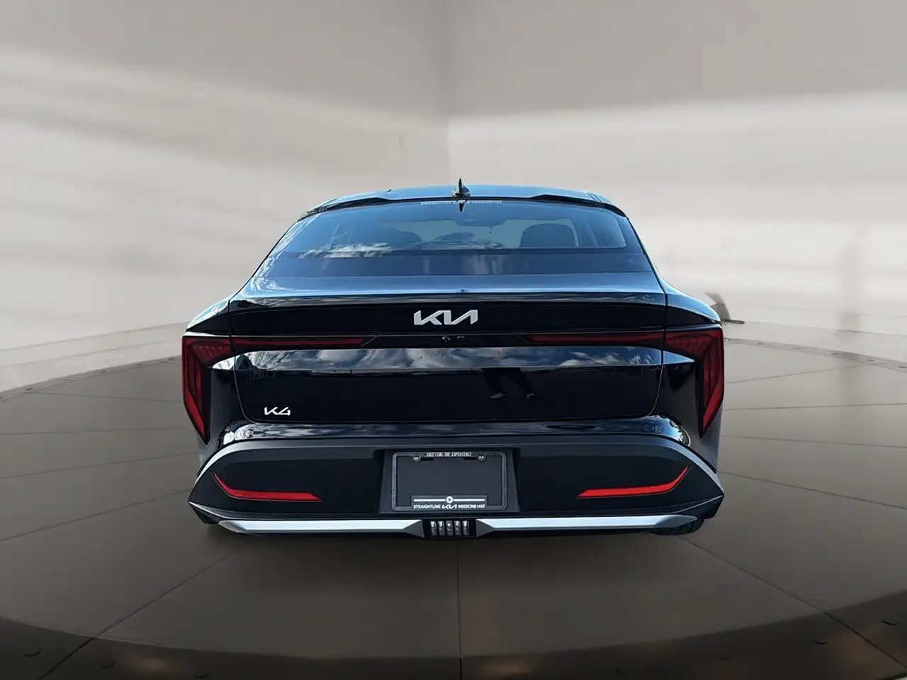 Kia K4 снимка Kia K4