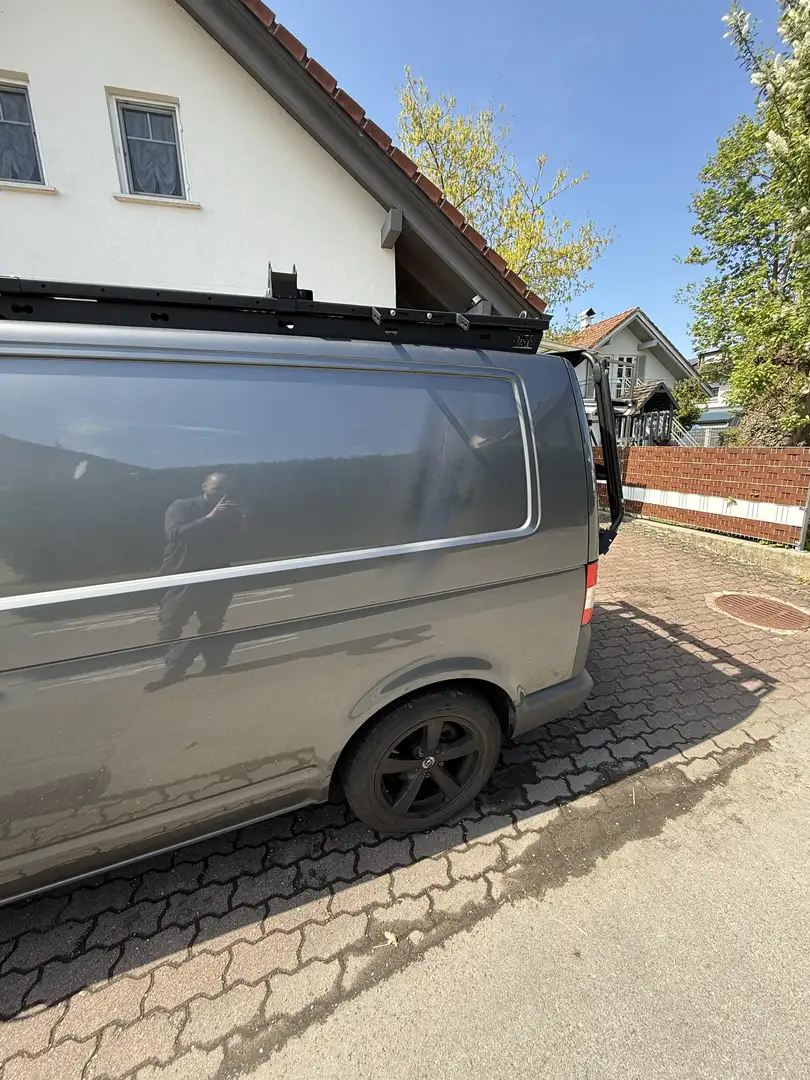 Volkswagen T5 Transporter - 2