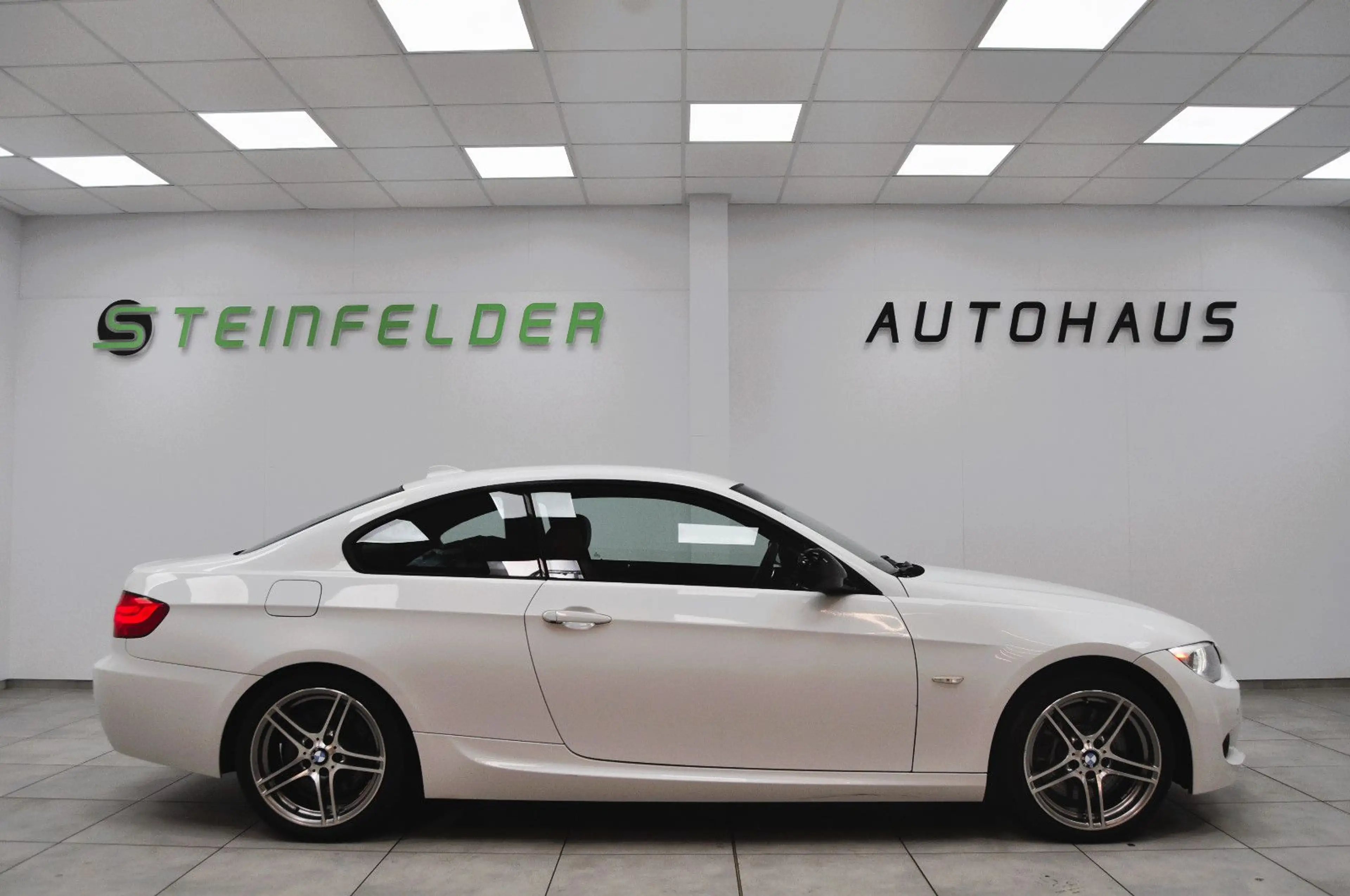 BMW 335 i xDrive Coupe M-PAKET / 1.HAND / SCHECKHEFT — photo 8