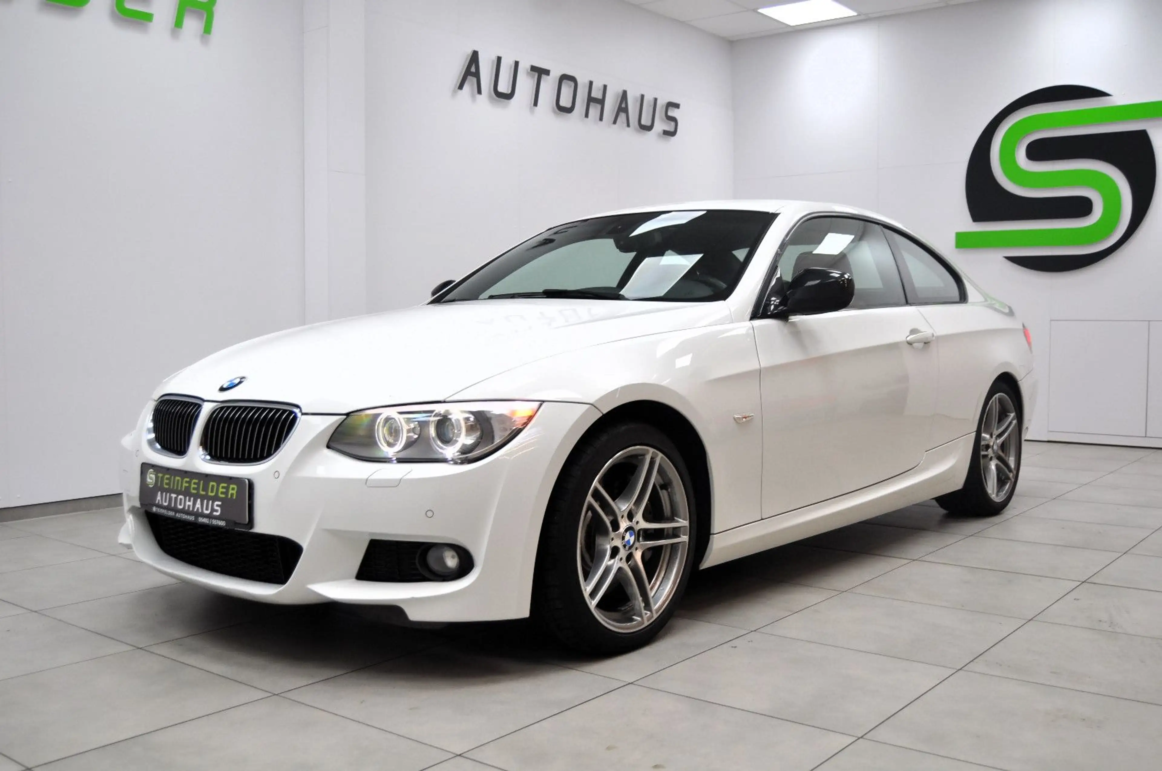 BMW 335 i xDrive Coupe M-PAKET / 1.HAND / SCHECKHEFT — photo 3