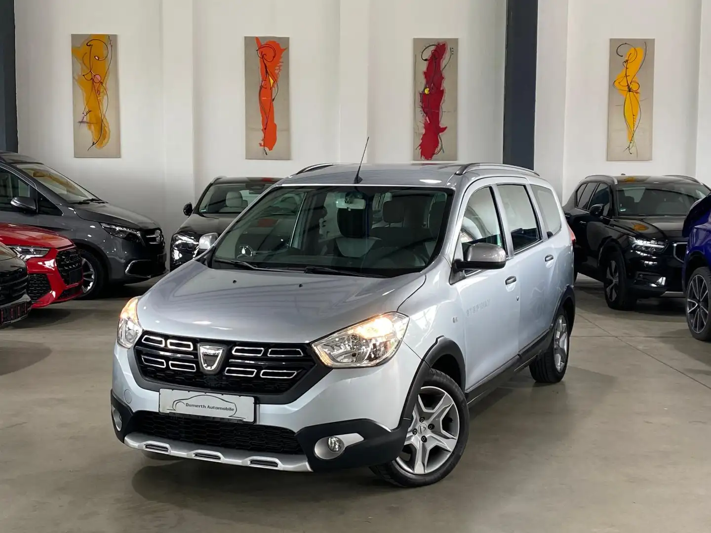 Dacia Lodgy TCe 130 Stepway Plus/Kam/Nav/Klima/Shz Grau - 1