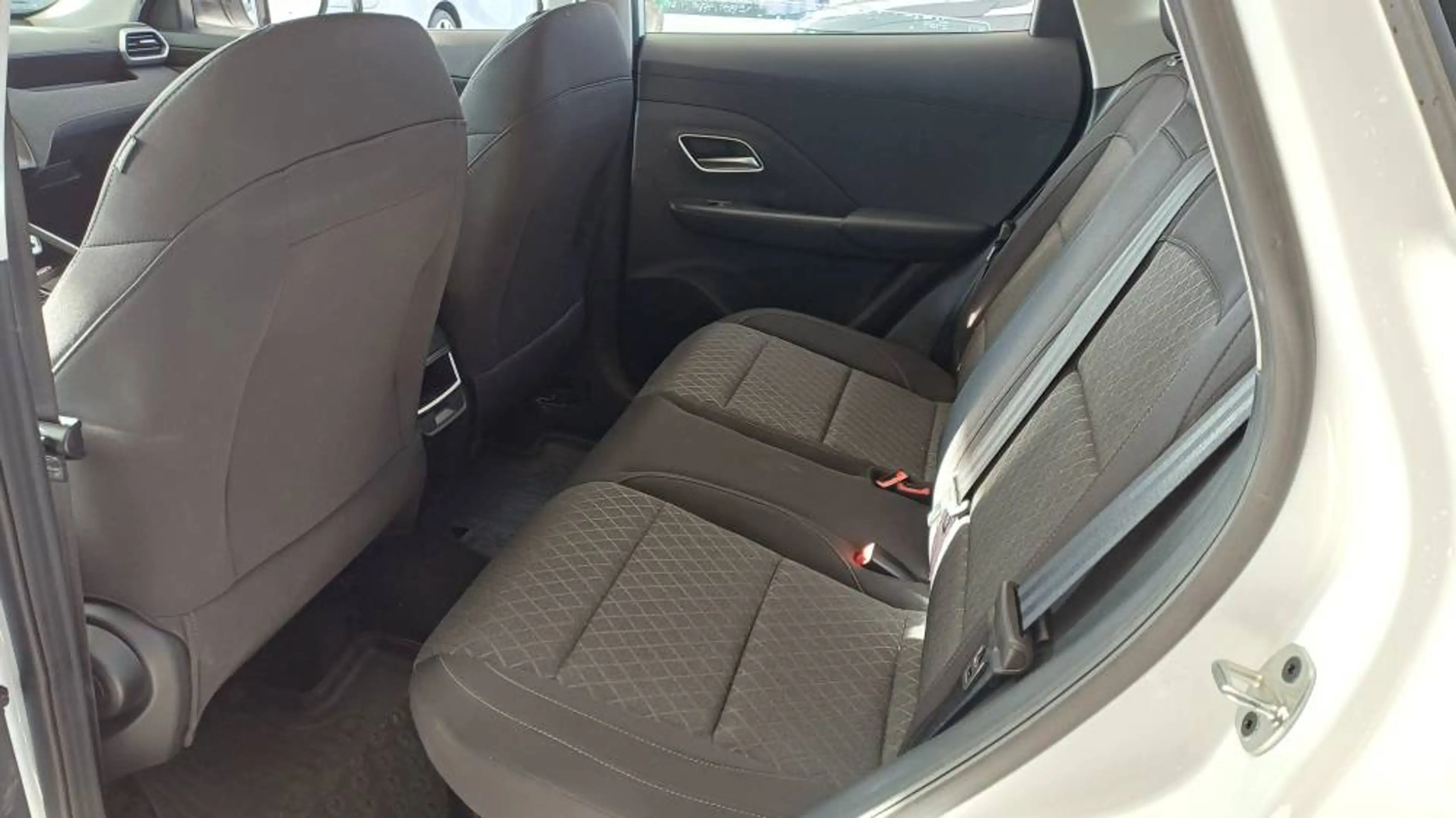 MG ZS Comfort Hybrid — photo 14