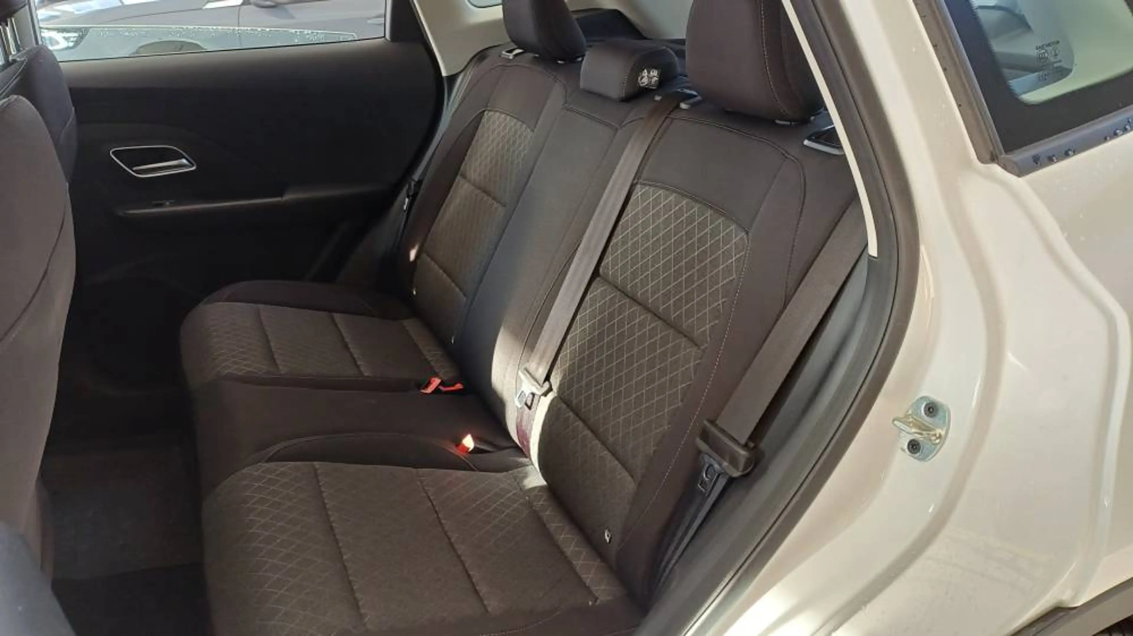 MG ZS Comfort Hybrid — photo 15