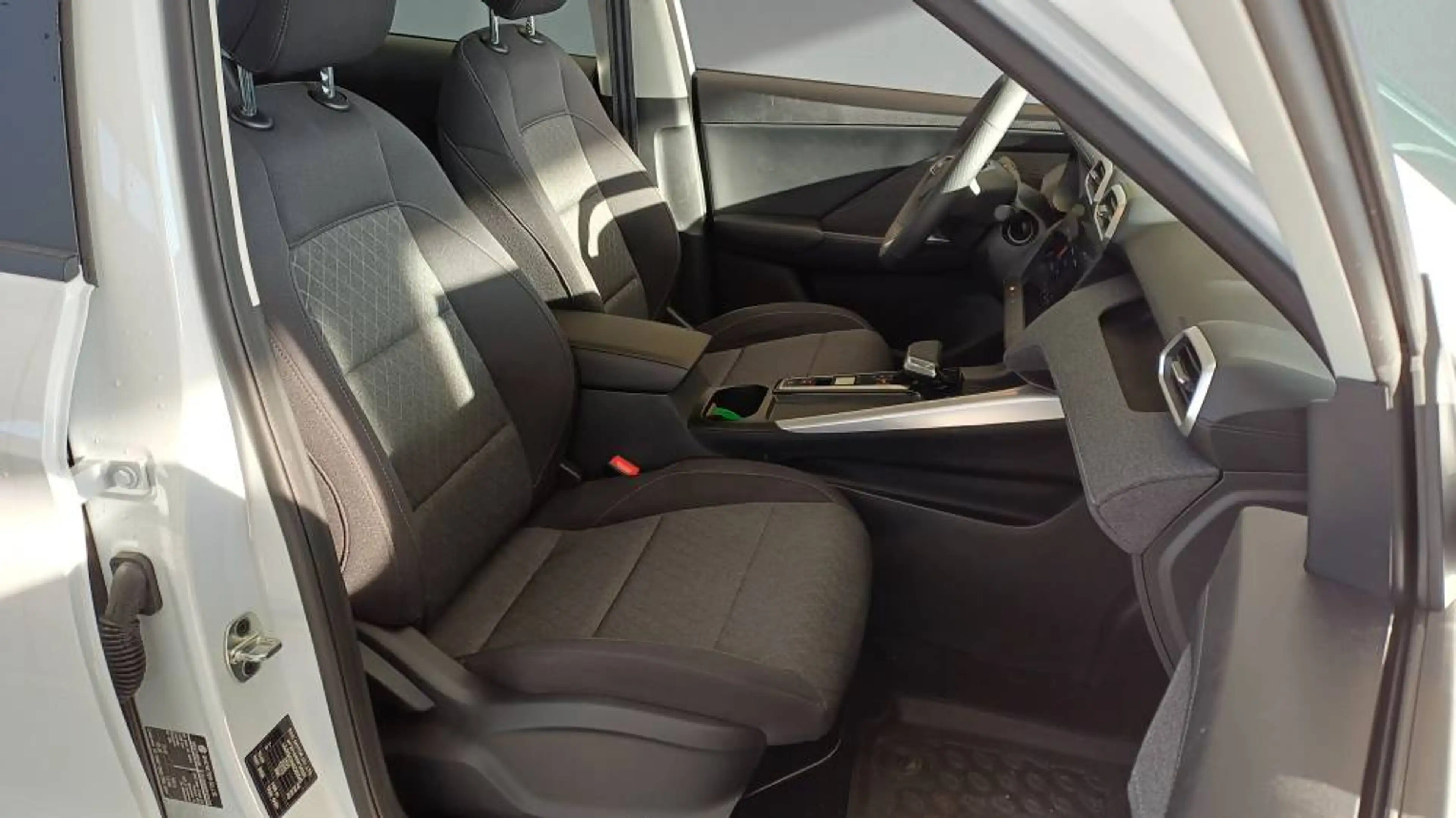 MG ZS Comfort Hybrid — photo 13