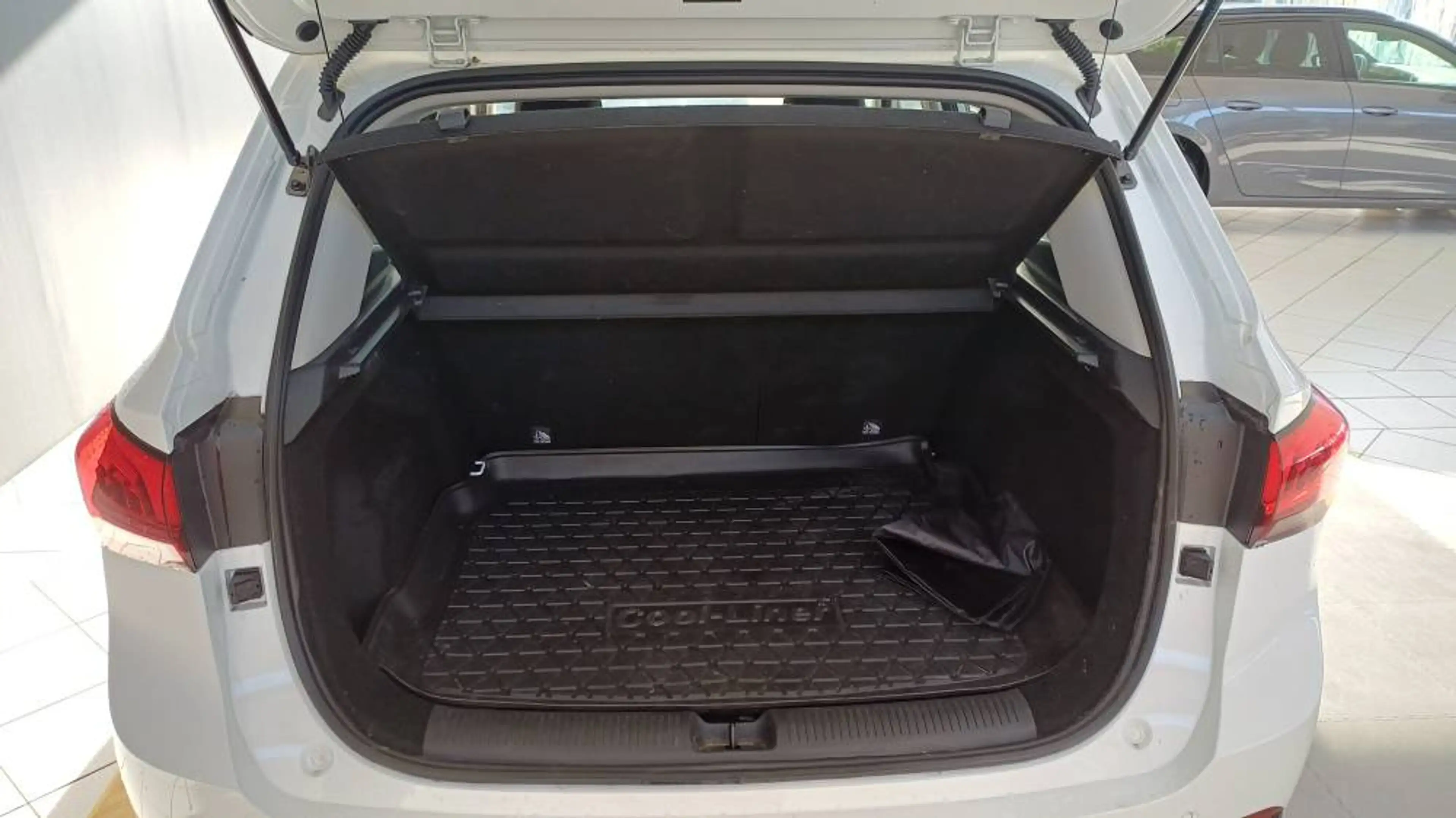 MG ZS Comfort Hybrid — photo 10
