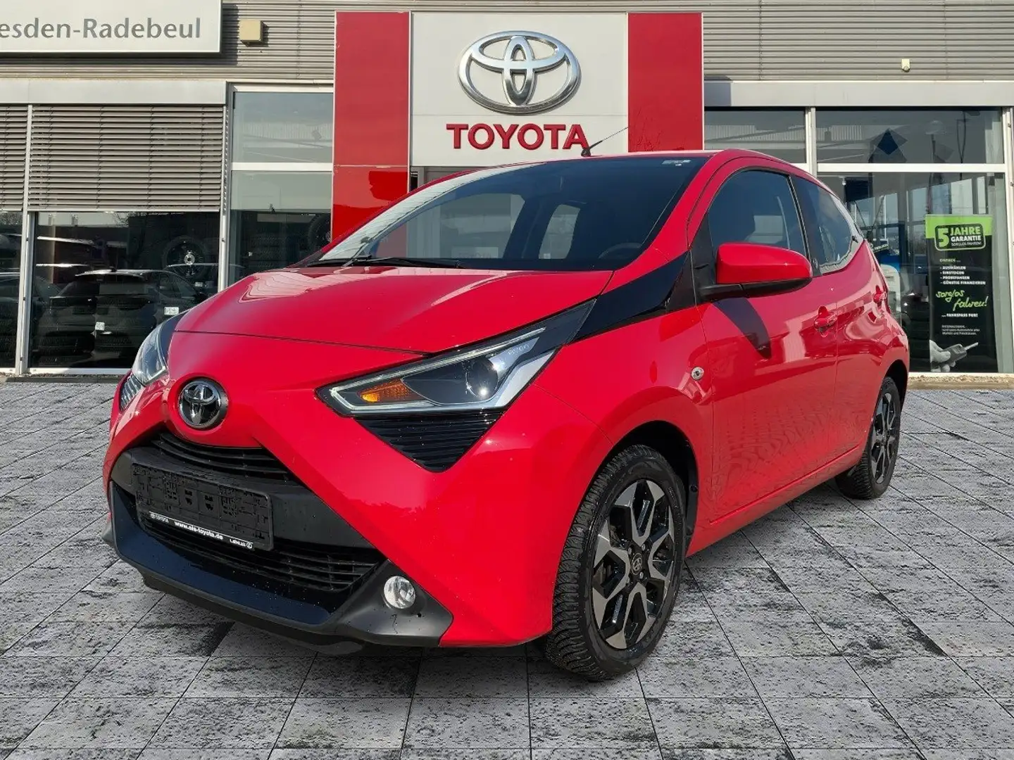 Toyota Aygo 1.0 x-play Team Deutschland Rückfahrkam*DAB Rot - 1