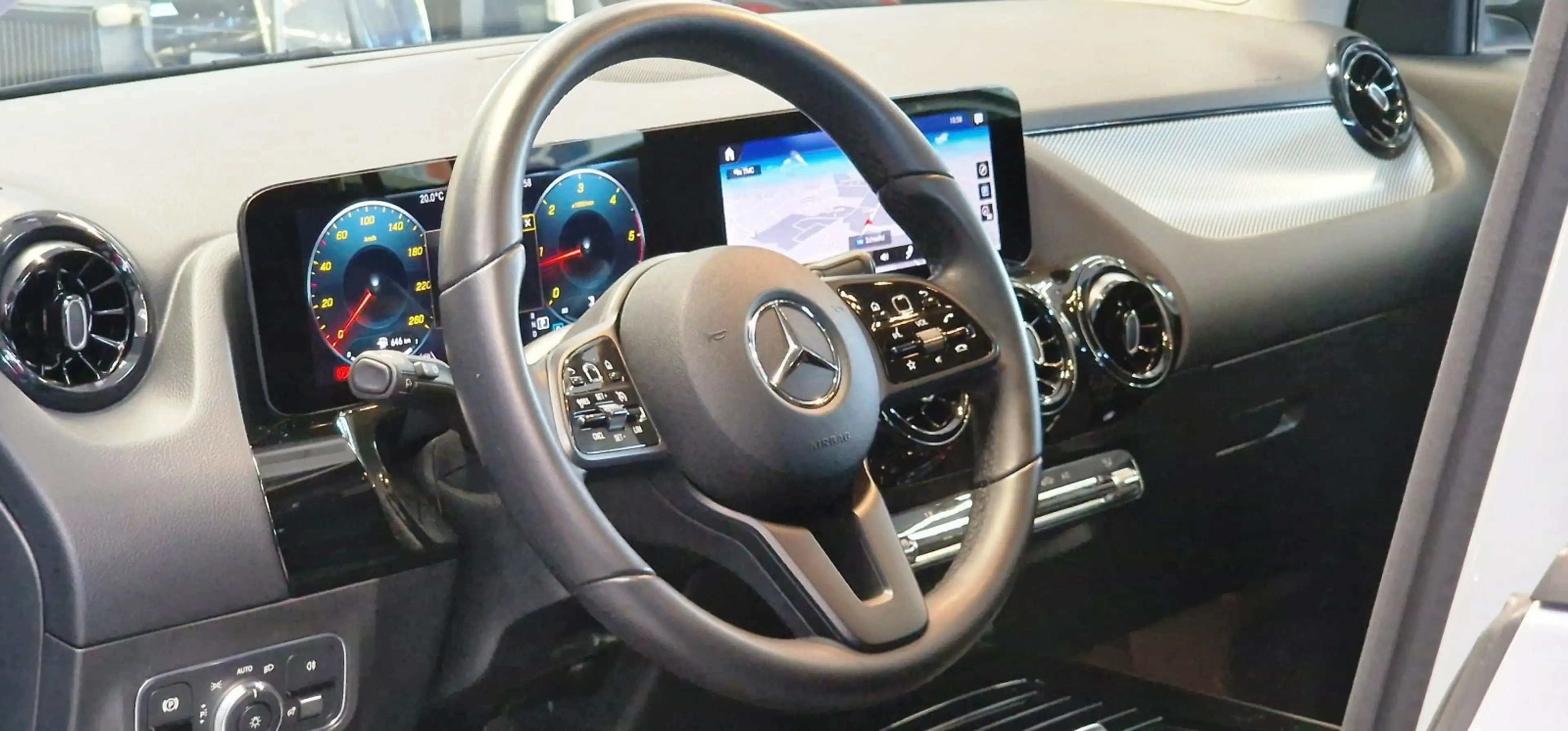 Mercedes-Benz GLA 200 d 1-Hand Aut. *KAmera*Spiegel-Paket*Navi* — photo 11