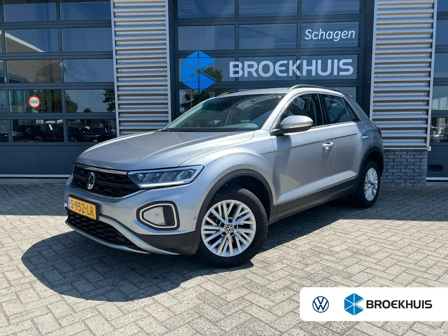 Volkswagen T-Roc 1.0 TSI 110 pk Life | Airco | Bandenspanningscontr Grijs - 1