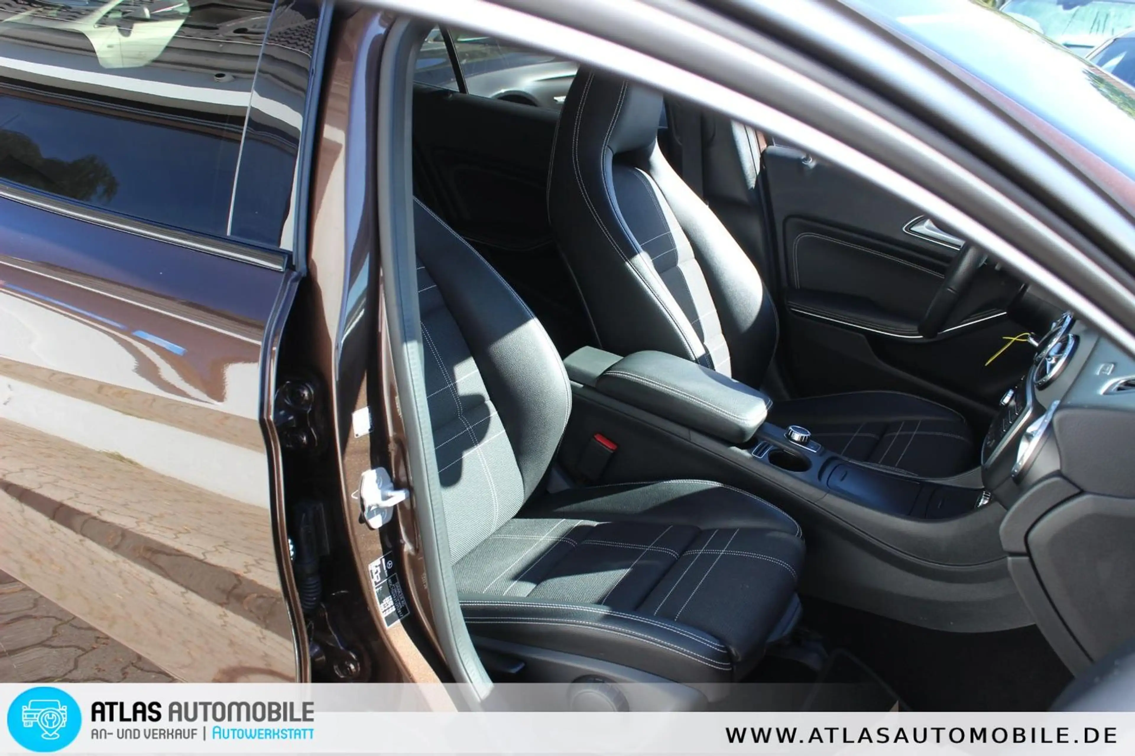 Mercedes-Benz GLA 200 Urban Aut LEDER=NAVI=Bi-Xenon=1.Hand — photo 6