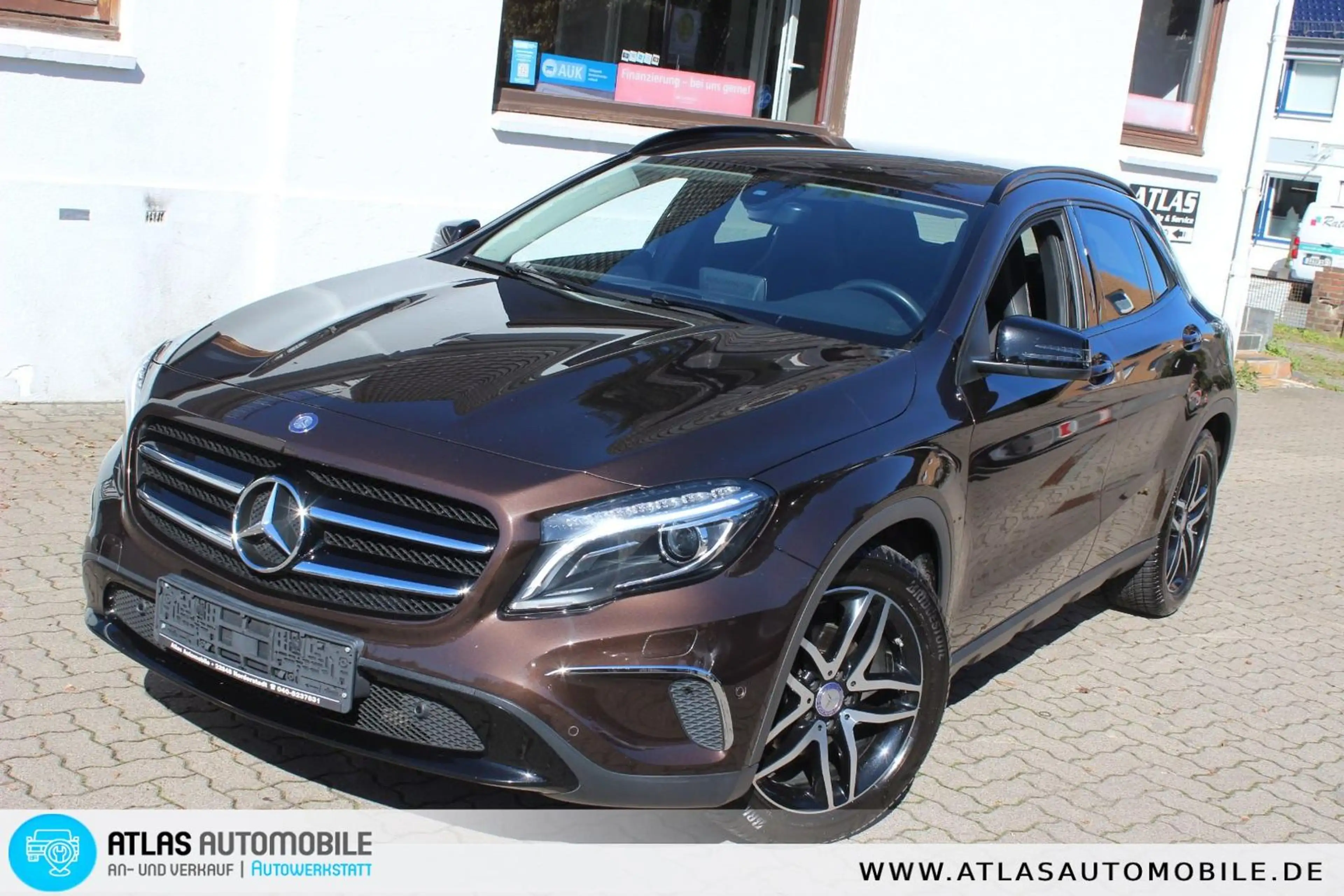 Mercedes-Benz GLA 200 Urban Aut LEDER=NAVI=Bi-Xenon=1.Hand