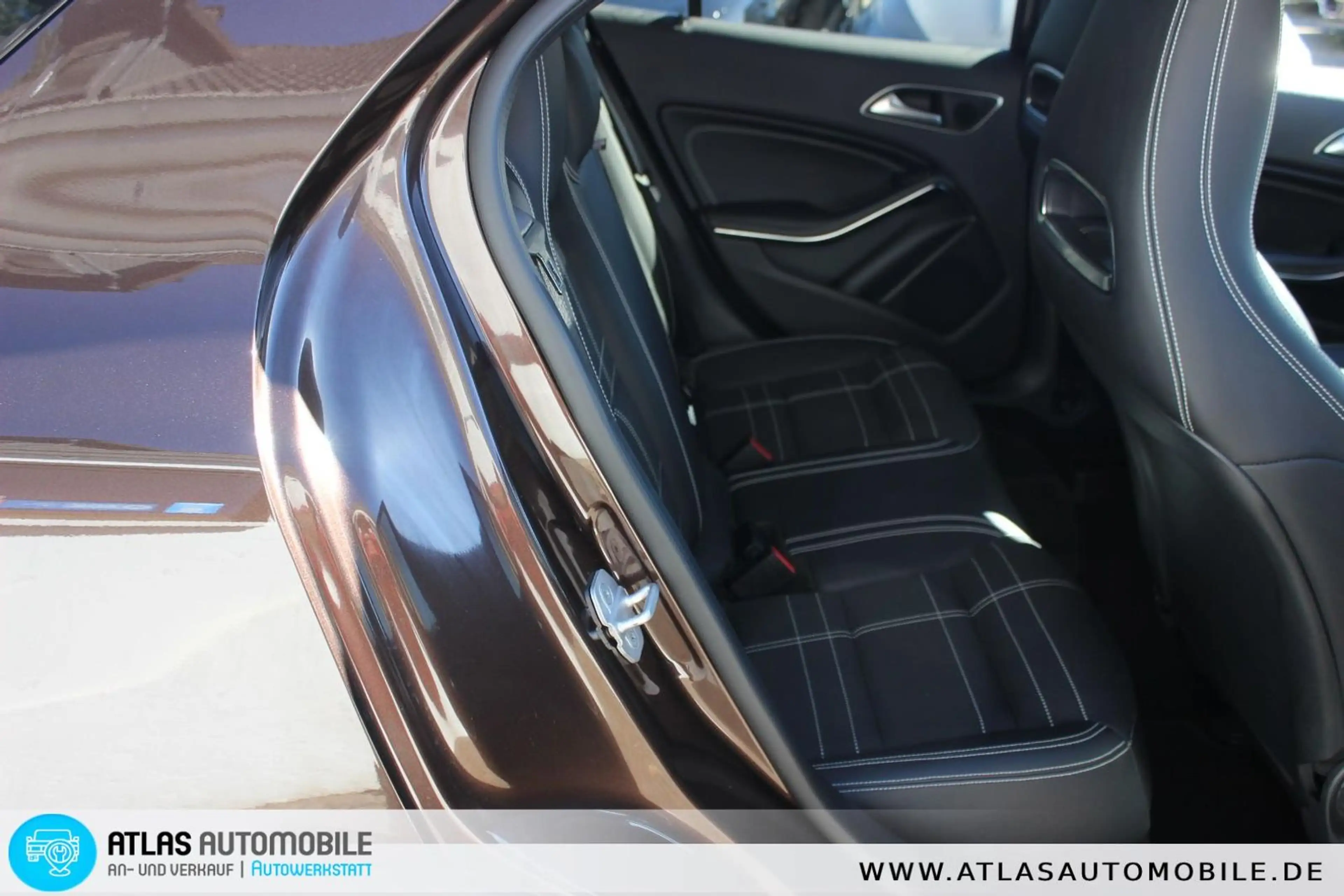 Mercedes-Benz GLA 200 Urban Aut LEDER=NAVI=Bi-Xenon=1.Hand — photo 8