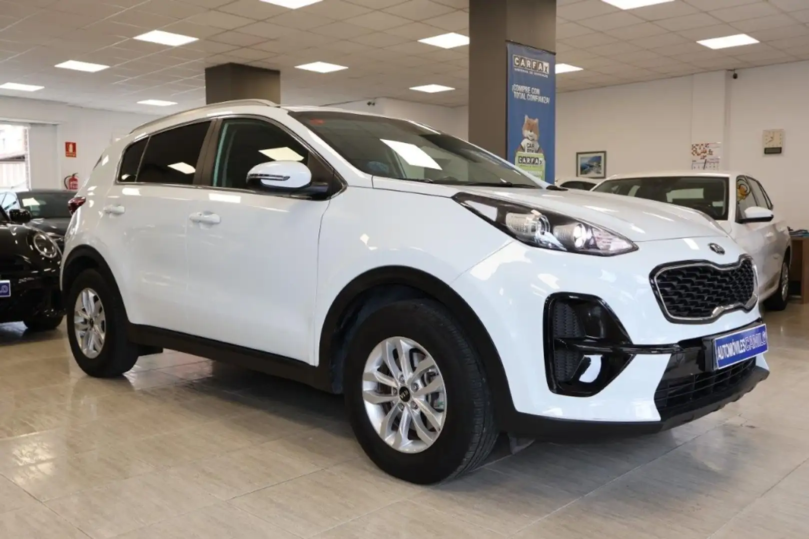 Kia Sportage 1.6 MHEV Concept 4x2 136 Blanc - 1