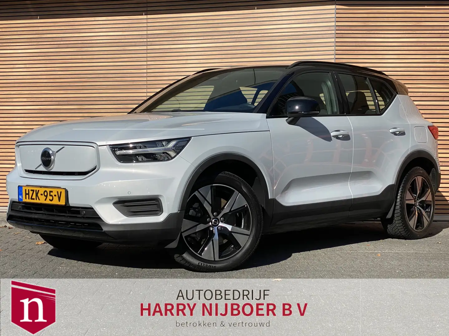 Volvo XC40 Recharge P8 AWD R-Design Camera / Stoel/stuur verw Grau - 1