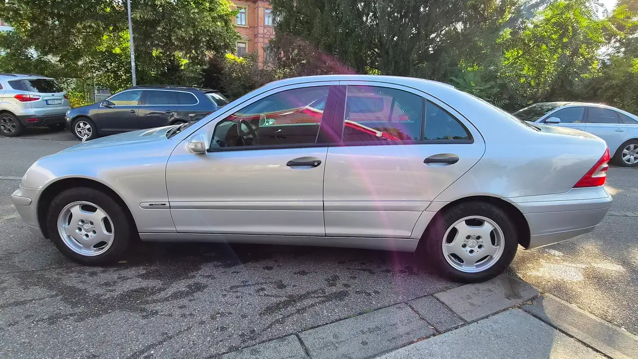 Mercedes-Benz C 180 classic, foto 2