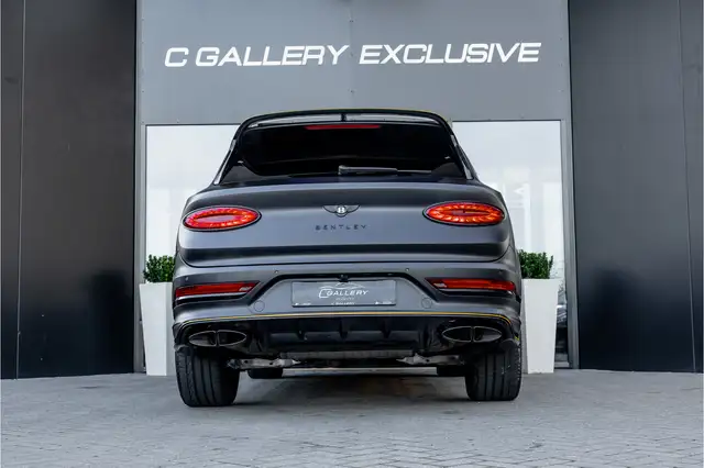 Bentley Bentayga view 6