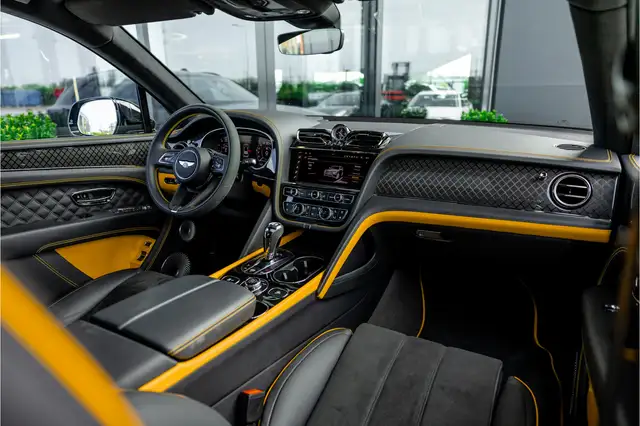 Bentley Bentayga view 14
