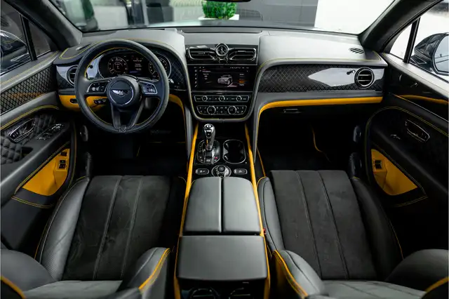 Bentley Bentayga view 13