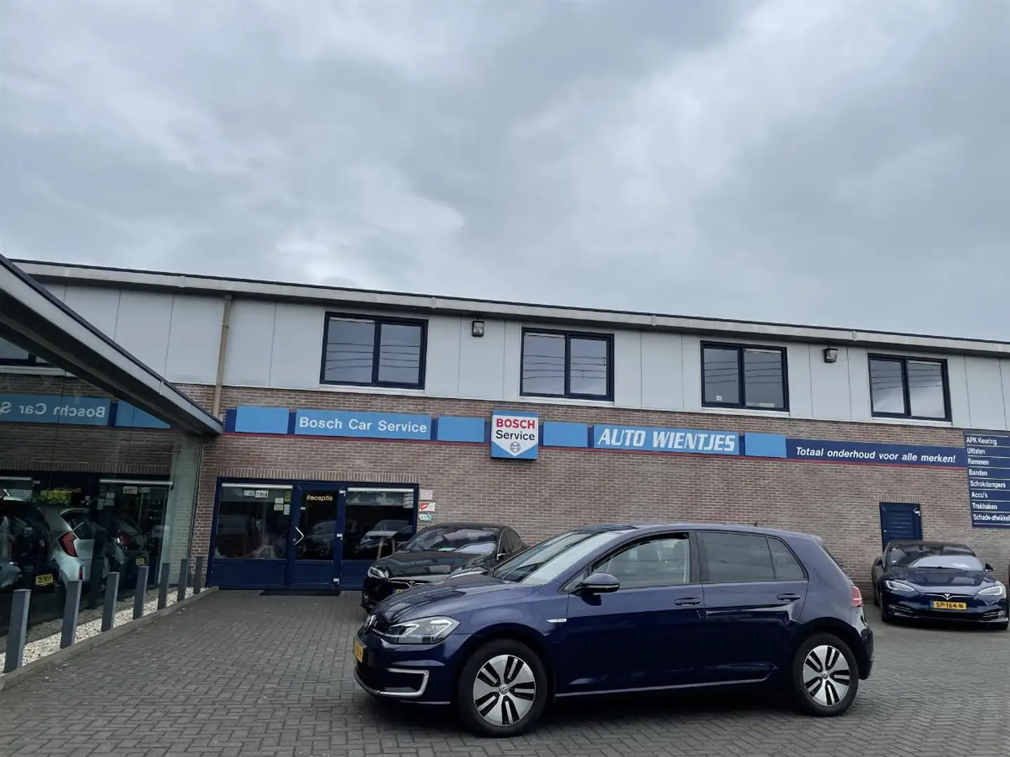 Volkswagen e-Golf Aut | 36kWh Comfort 5-Drs | Airco-Ecc | Navi | Soh Blauw - 1