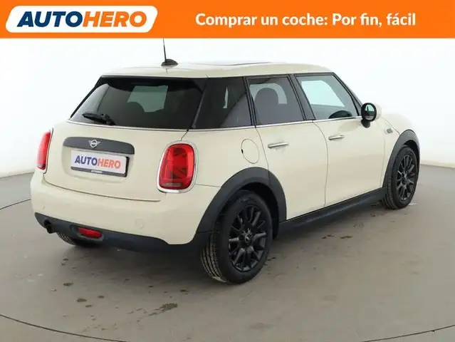 Mini Hatch view 6